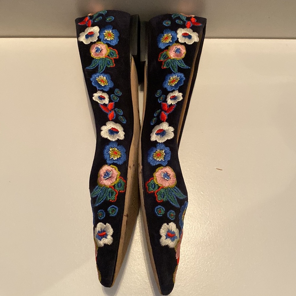 Tory Burch Black Pointed Toe Floral Embroidered Flats - Picture 2 of 6